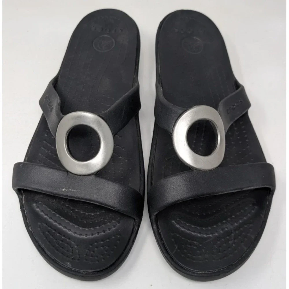 Crocs Sanrah‎ Women's Size 11 Beveled Silver Circle Black Slide Sandals Strappy